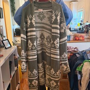 Knox Rose Olive and Cream Patterned Cardigan